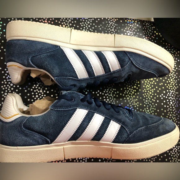 Men’s Blue suede Adidas SKATEBOARDING sneakers!!! - Picture 1 of 15